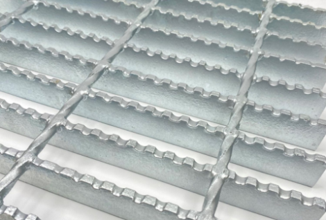 Steel Grating vs Aluminium Grating: Which Material Fits Your Needs Best?
