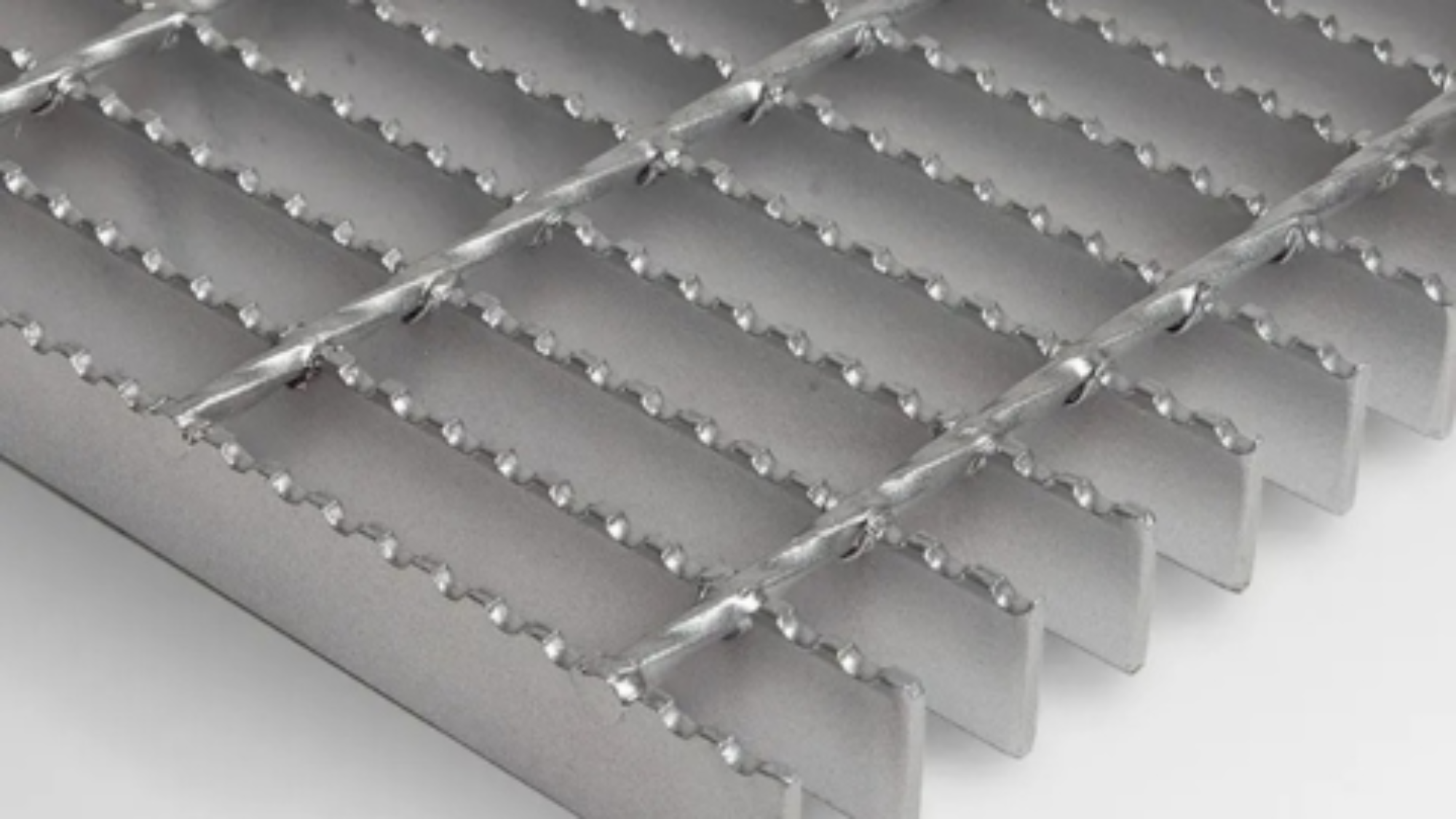 Custom Steel Grating: When to Opt for Tailor-Made Solutions?